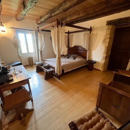 Alojamento de Acomodação e Pequeno-almoço Le Relais Des Chevaliers 